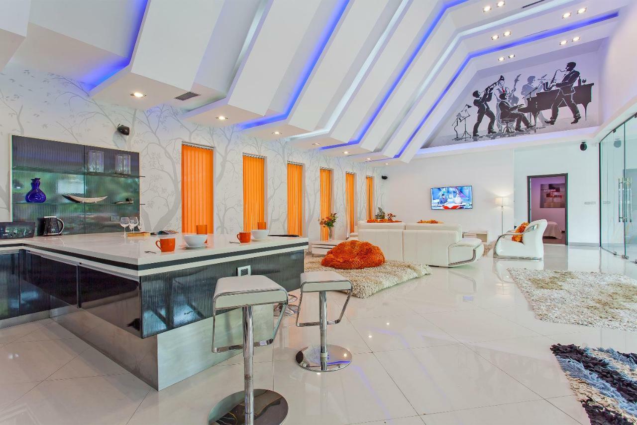Royale Grand Villa パッタヤー エクステリア 写真