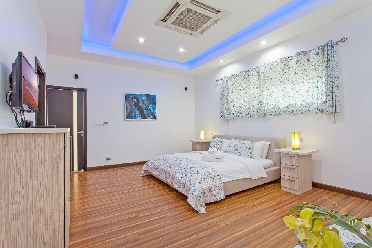 Royale Grand Villa パッタヤー エクステリア 写真