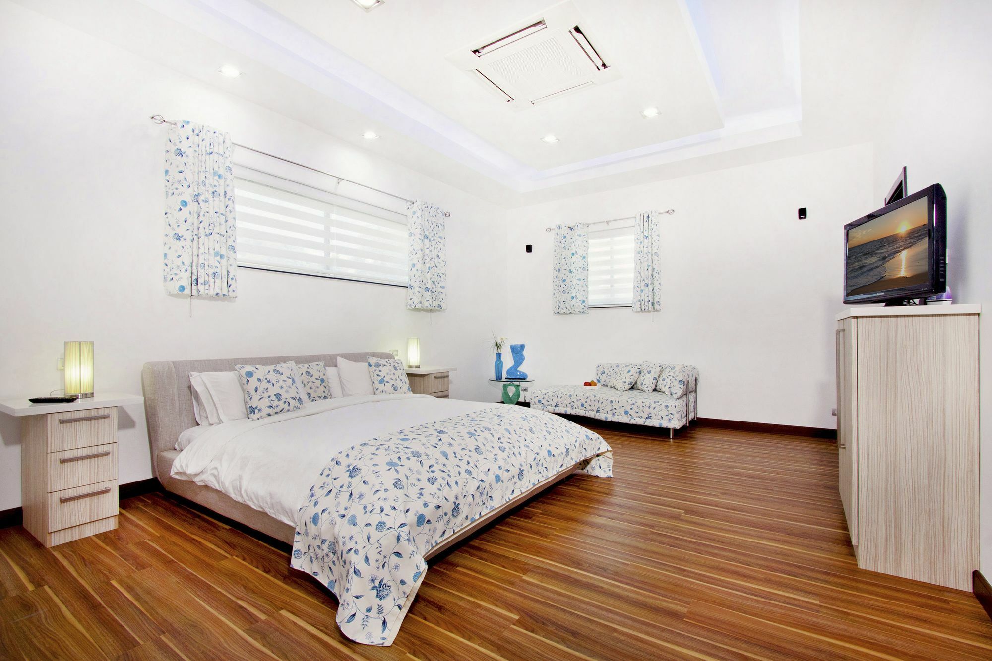 Royale Grand Villa パッタヤー エクステリア 写真